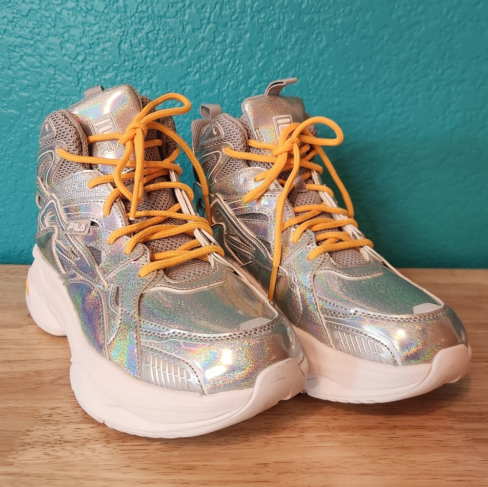 FILA Women's Hallasan Mid Premium 'Iridescent' 5RM02275-781, Size 9‎
